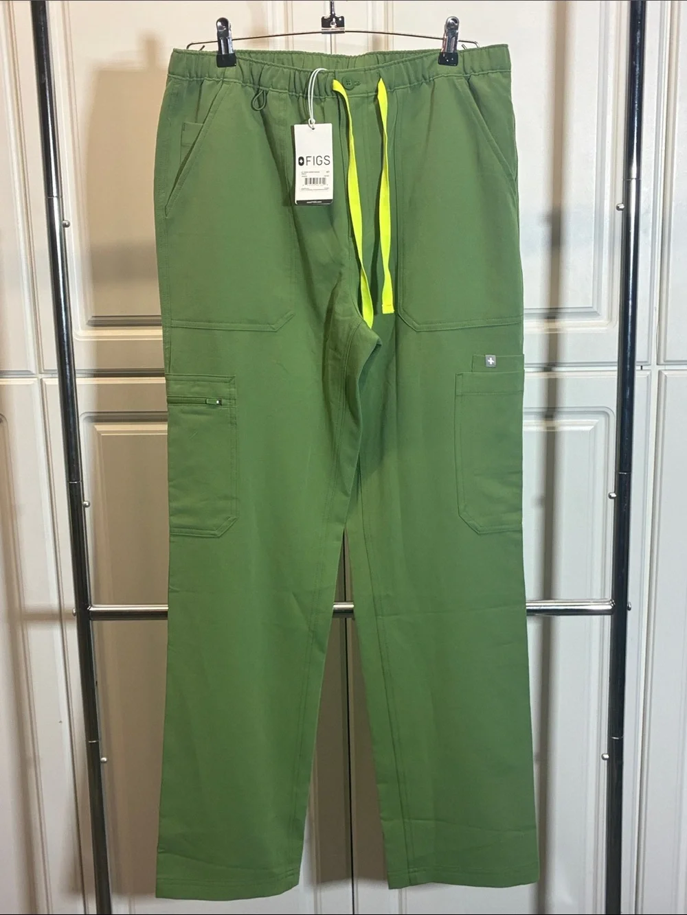 FIGS Men's Medium/Tall Cairo Olive Green Cargo Scrub Pants w/Yellow Drawstring